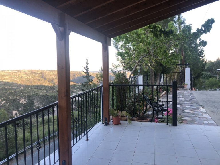 3 Bedroom House for Sale in Vouni, Limassol District