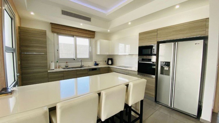 4 Bedroom Apartment for Sale in Agios Tychonas – Tourist Area, Limassol District