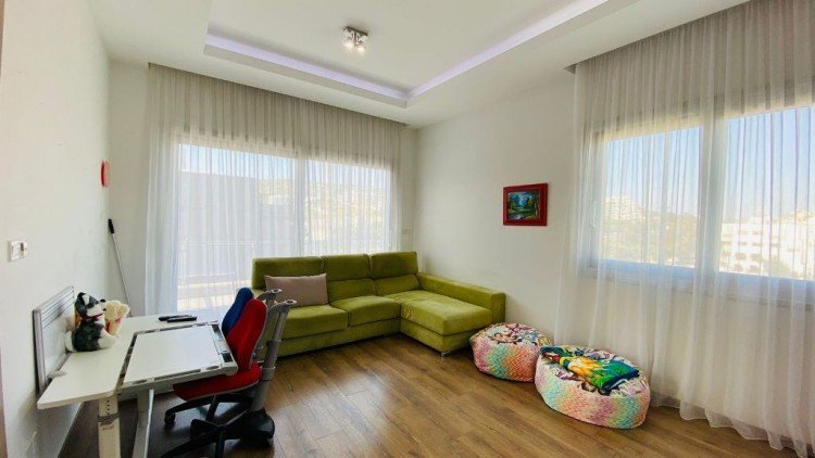 4 Bedroom Apartment for Sale in Agios Tychonas – Tourist Area, Limassol District