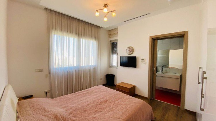 4 Bedroom Apartment for Sale in Agios Tychonas – Tourist Area, Limassol District