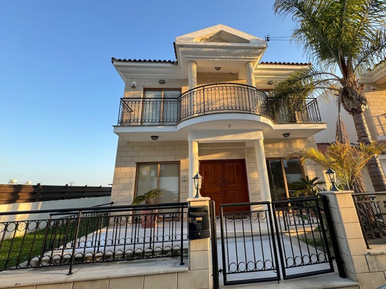 4 Bedroom House for Sale in Limassol – Agios Athanasios