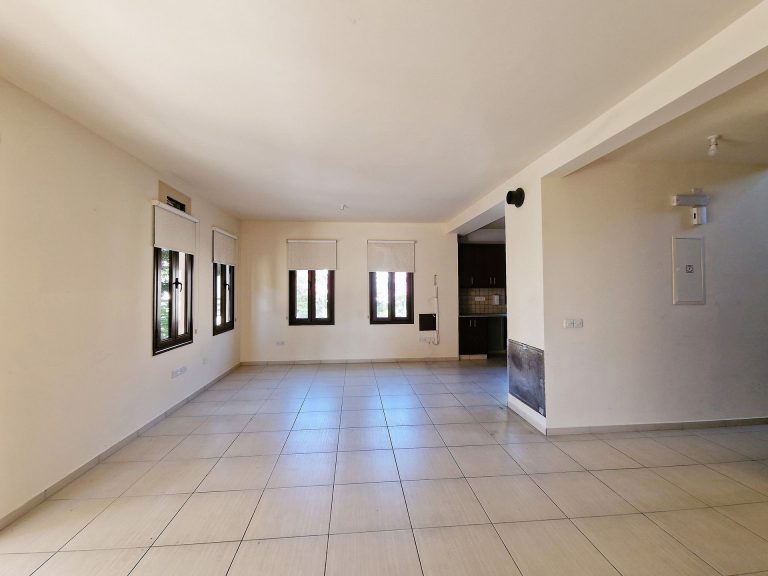 4 Bedroom House for Sale in Kynousa, Paphos District