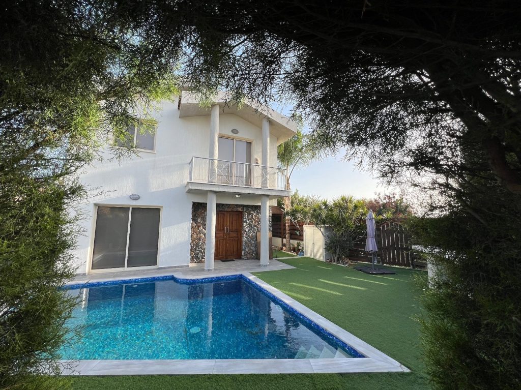 4 Bedroom House for Rent in Ypsonas, Limassol District