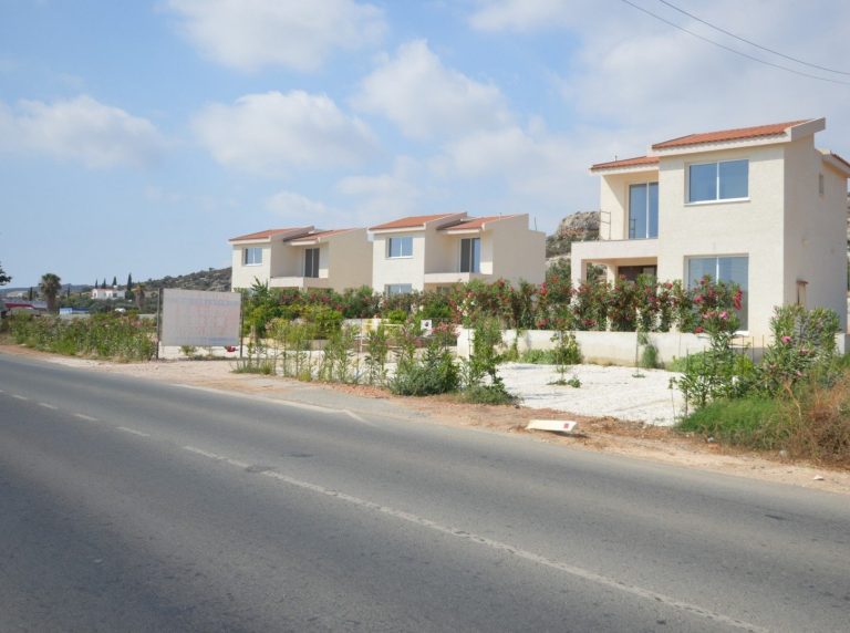 3 Bedroom House for Sale in Peyia, Paphos District