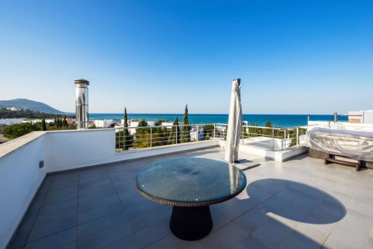 4 Bedroom Villa for Sale in Neo Chorio Pafou, Paphos District