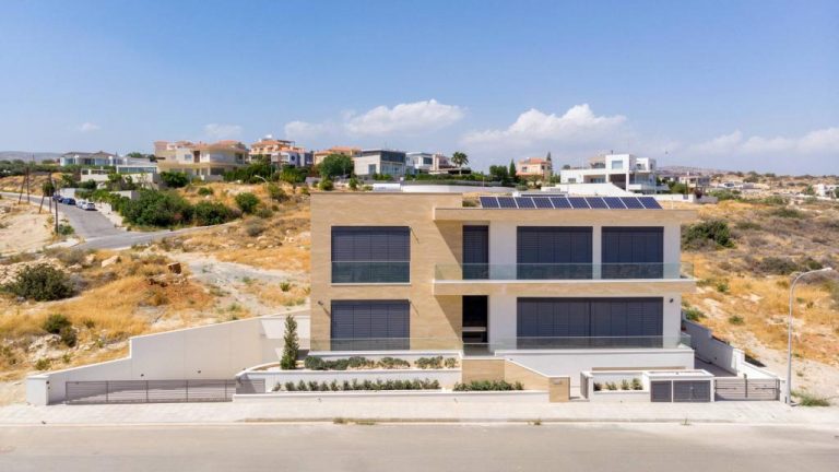 5 Bedroom Villa for Sale in Limassol District