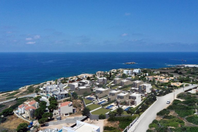 361m² Building for Sale in Sea Caves, Paphos District