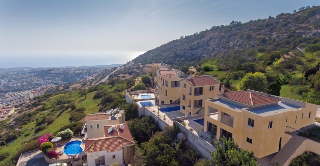5 Bedroom House for Sale in Peyia, Paphos District