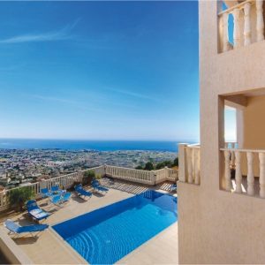 5 Bedroom House for Sale in Peyia, Paphos District