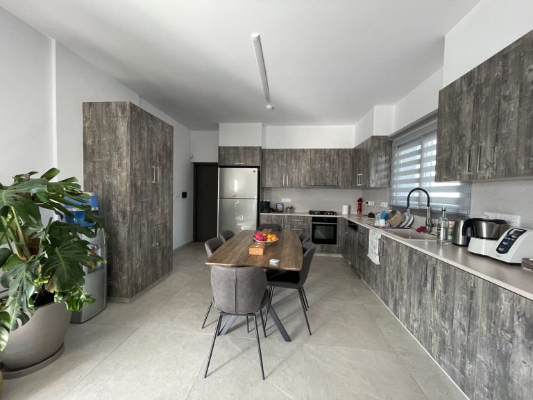 6+ Bedroom House for Rent in Limassol District