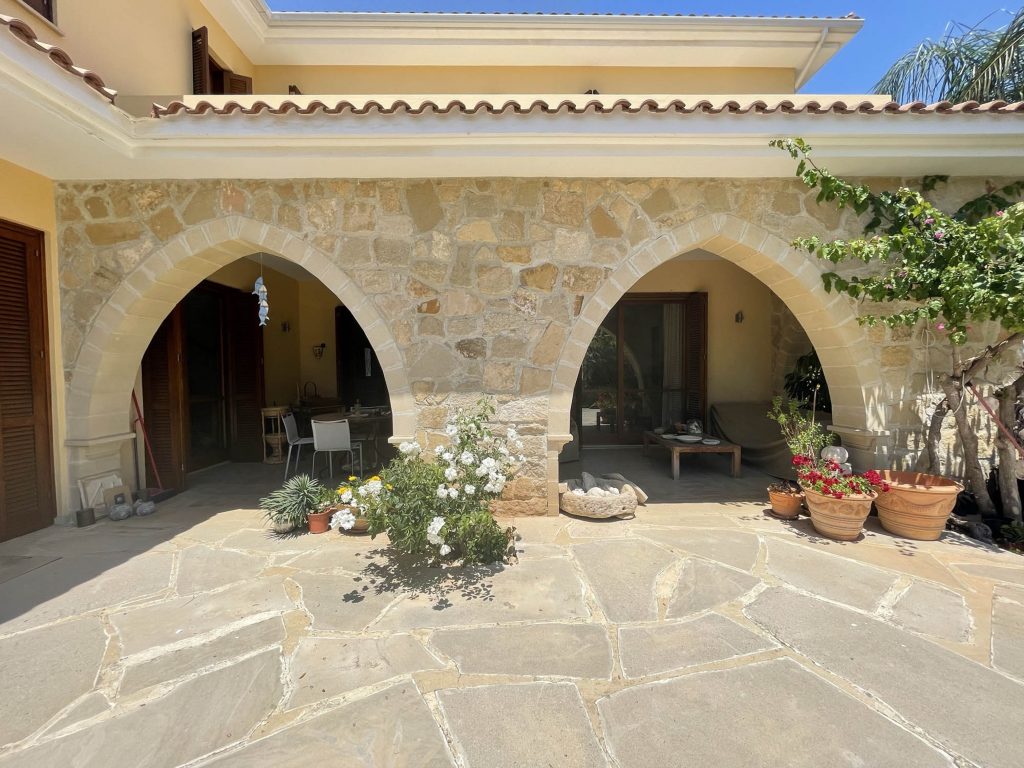 4 Bedroom House for Sale in Engomi, Nicosia District