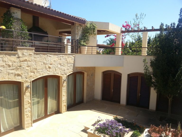 6+ Bedroom House for Sale in Lakatameia – Agios Nikolaos, Nicosia District