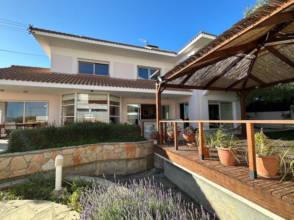 5 Bedroom House for Sale in Limassol District