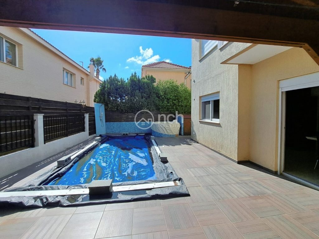 3 Bedroom House for Sale in Germasogeia, Limassol District