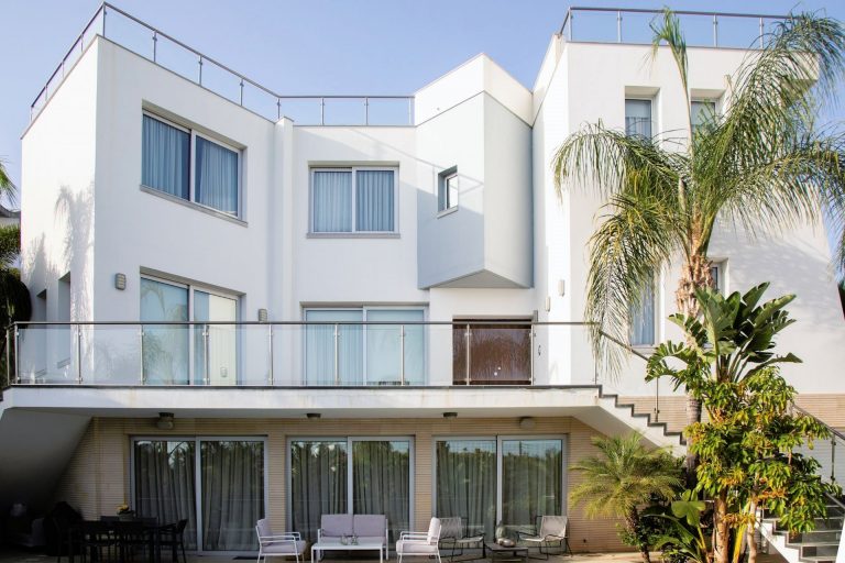 5 Bedroom House for Sale in Agios Tychonas, Limassol District