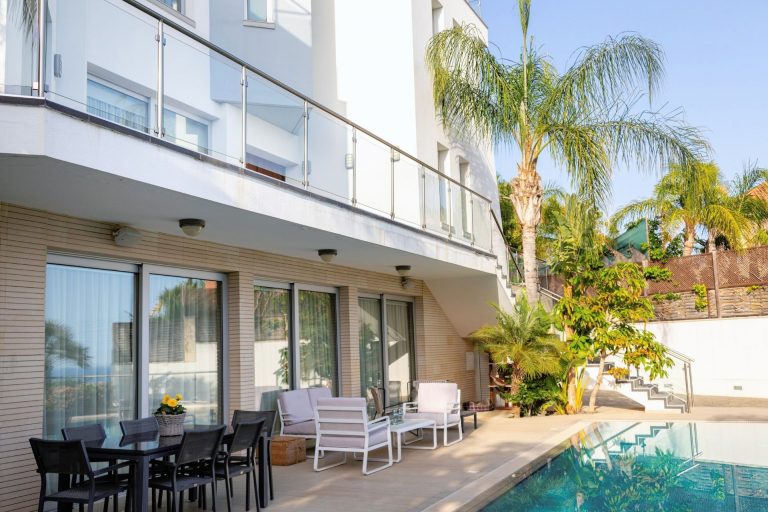 5 Bedroom House for Sale in Agios Tychonas, Limassol District