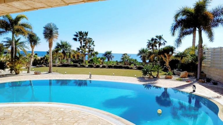 5 Bedroom House for Rent in Sea Caves, Paphos District