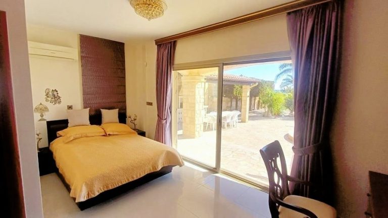5 Bedroom House for Rent in Sea Caves, Paphos District