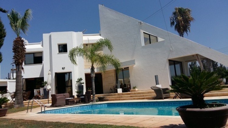 5 Bedroom House for Rent in Agios Sylas, Limassol District