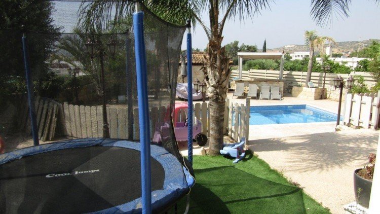 4 Bedroom House for Rent in Pyrgos Lemesou, Limassol District