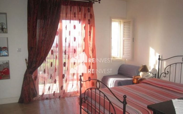 5 Bedroom House for Sale in Geroskipou, Paphos District