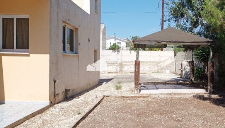 4 Bedroom House for Sale in Paphos – Emba