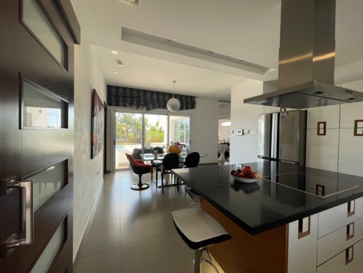 4 Bedroom House for Rent in Ypsonas, Limassol District