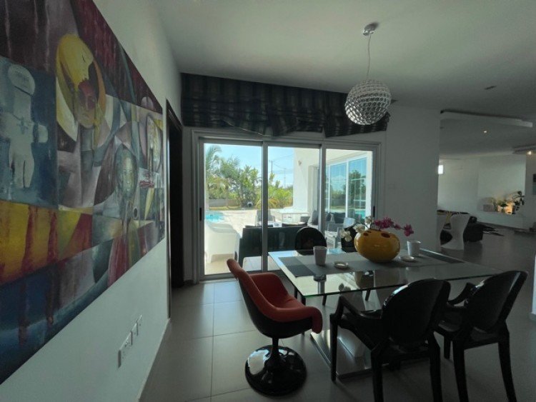 4 Bedroom House for Rent in Ypsonas, Limassol District