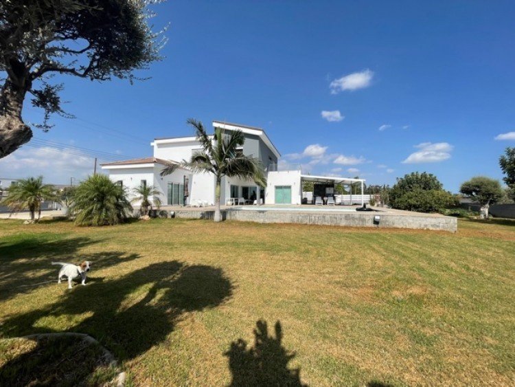 4 Bedroom House for Rent in Ypsonas, Limassol District