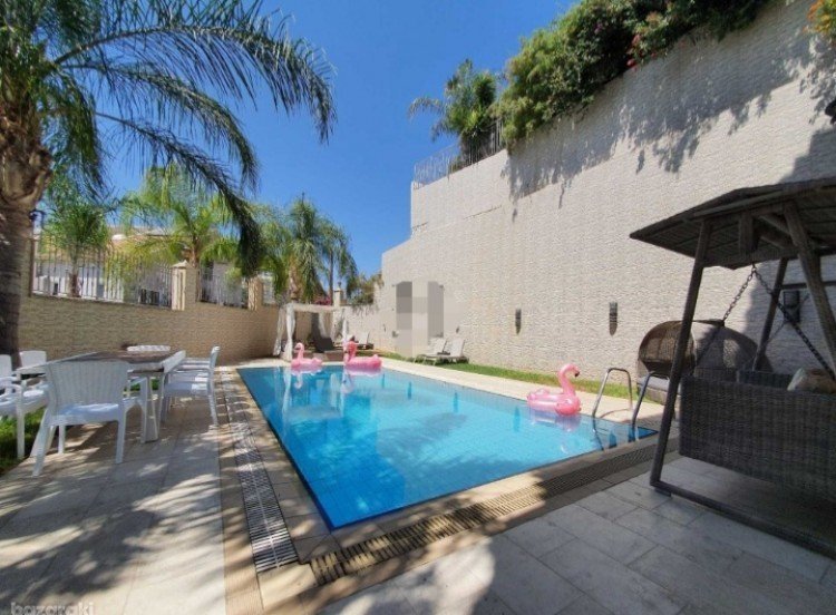 6+ Bedroom House for Rent in Limassol District