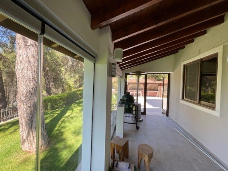5 Bedroom House for Rent in Moniatis, Limassol District