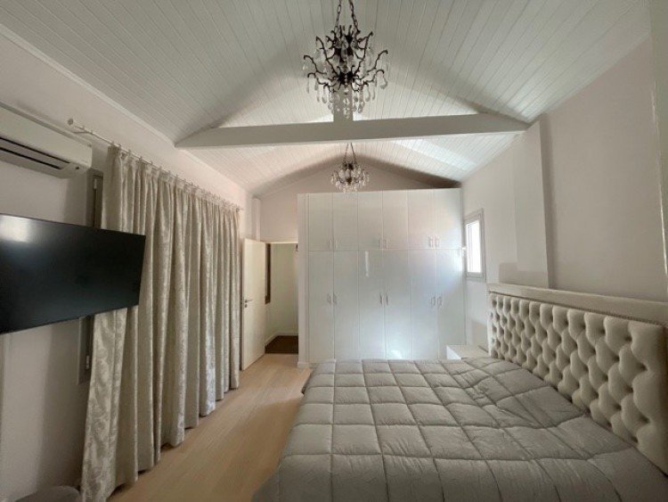5 Bedroom House for Rent in Moniatis, Limassol District