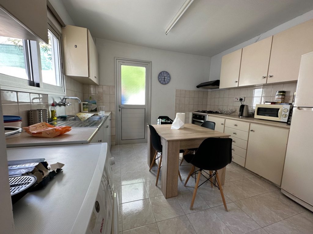 100m² Office for Rent in Limassol District