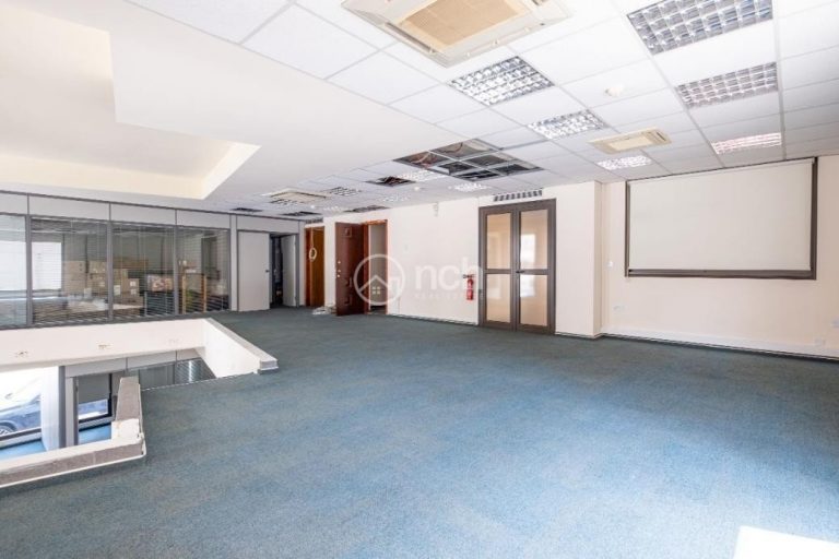 1060m² Building for Sale in Nicosia – Trypiotis