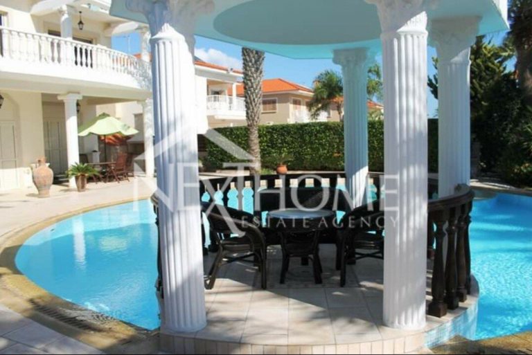 5 Bedroom House for Sale in Pervolia Larnacas