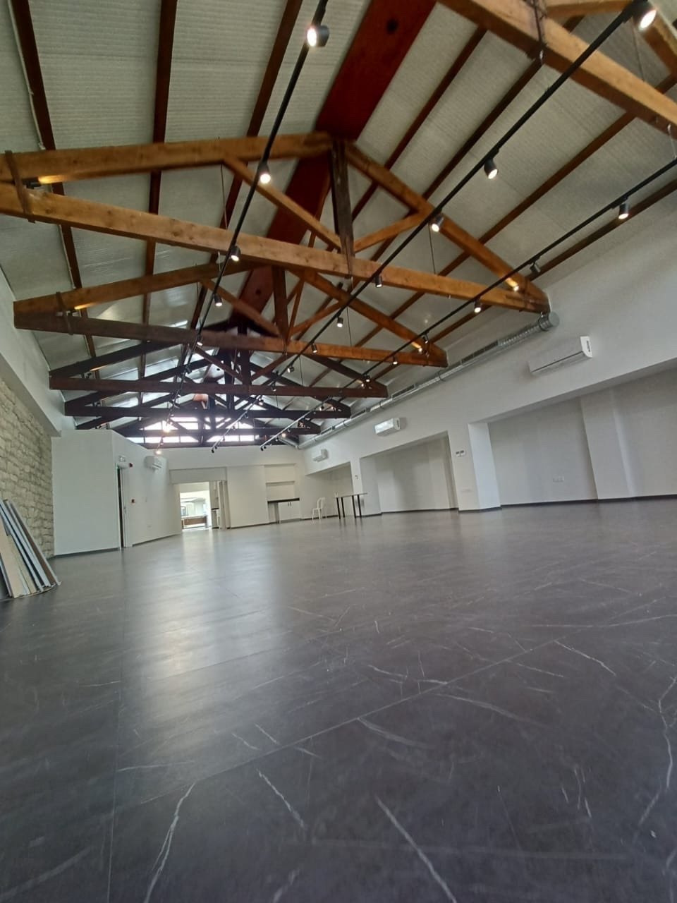 1002m² Building for Rent in Limassol District