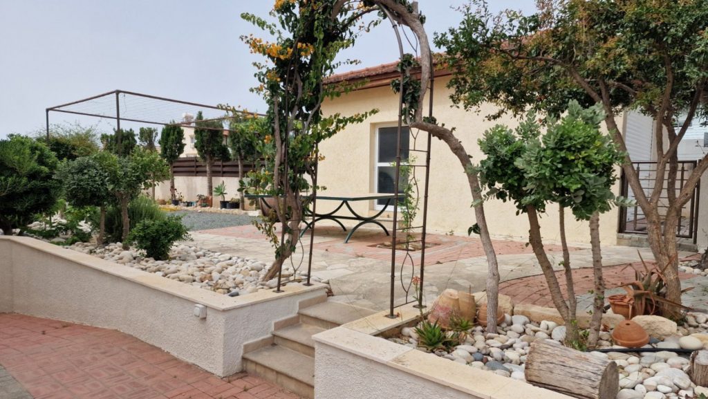 6+ Bedroom House for Rent in Kolossi, Limassol District
