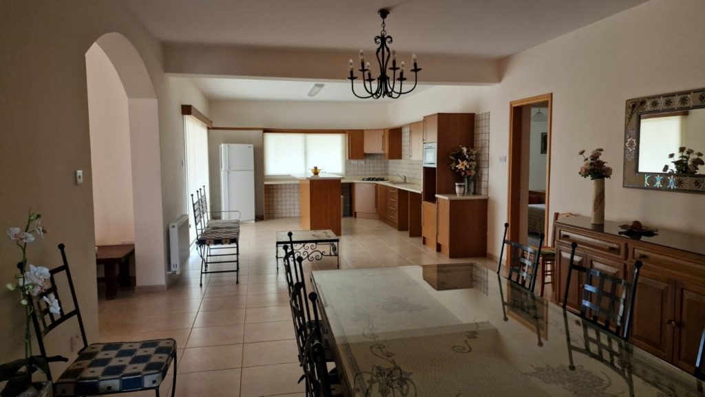 6+ Bedroom House for Rent in Kolossi, Limassol District