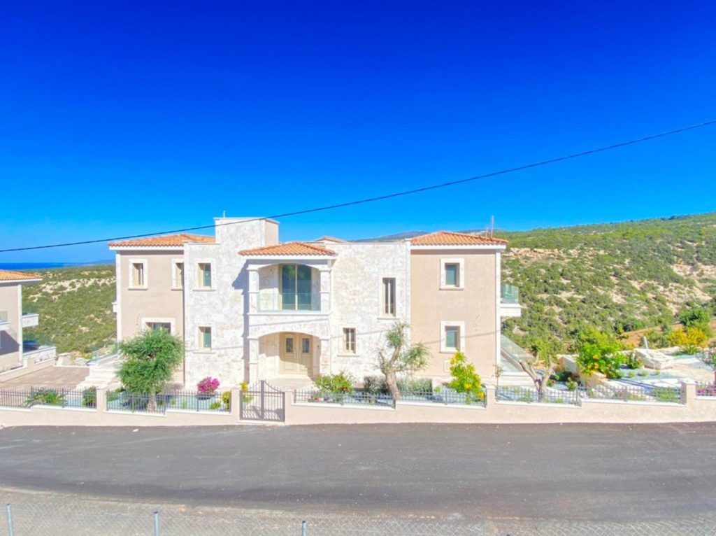 6+ Bedroom House for Sale in Peyia, Paphos District