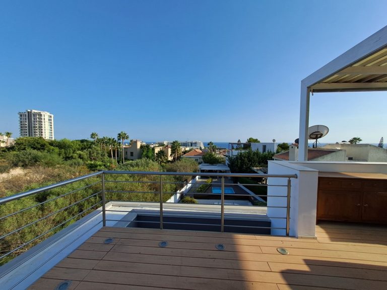 4 Bedroom House for Sale in Pyrgos Lemesou Tourist Area, Limassol District