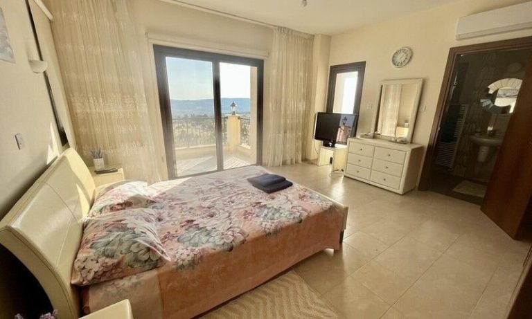 5 Bedroom House for Sale in Paphos District