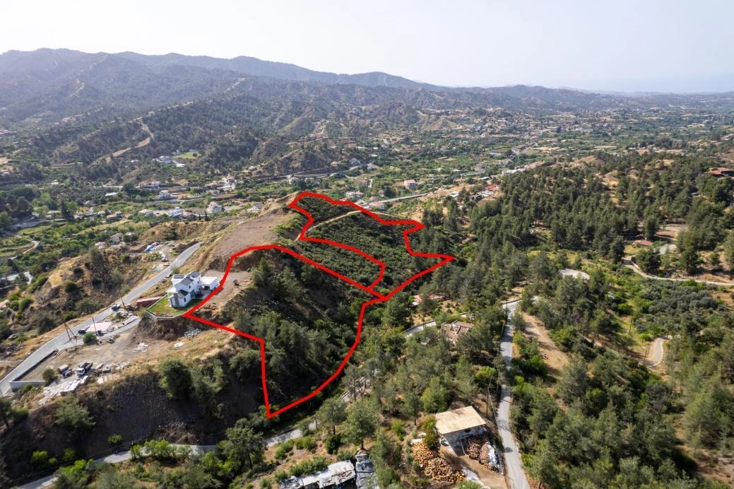 11,372m² Plot for Sale in Troodos, Nicosia District