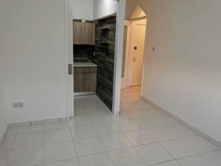 90m² Office for Rent in Limassol – Agia Zoni