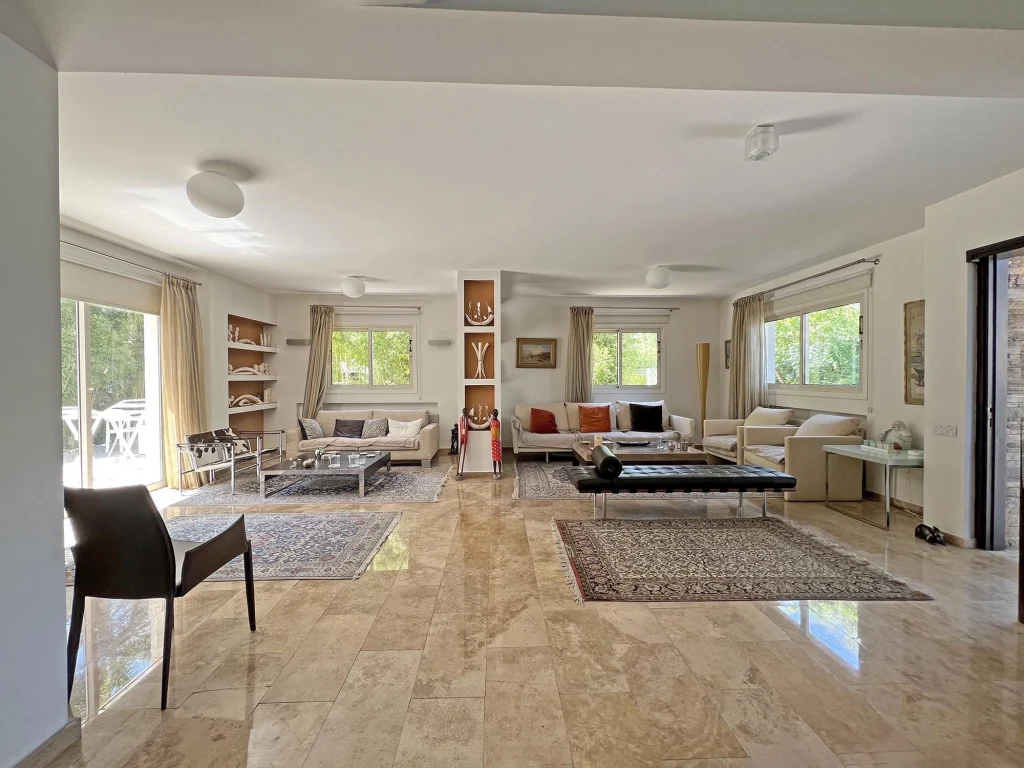 5 Bedroom House for Sale in Strovolos – Archangelos, Nicosia District