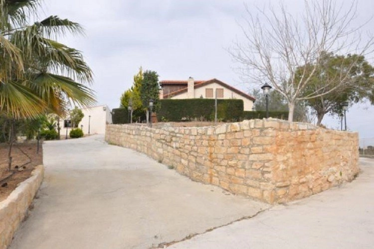 4 Bedroom House for Sale in Pissouri, Limassol District