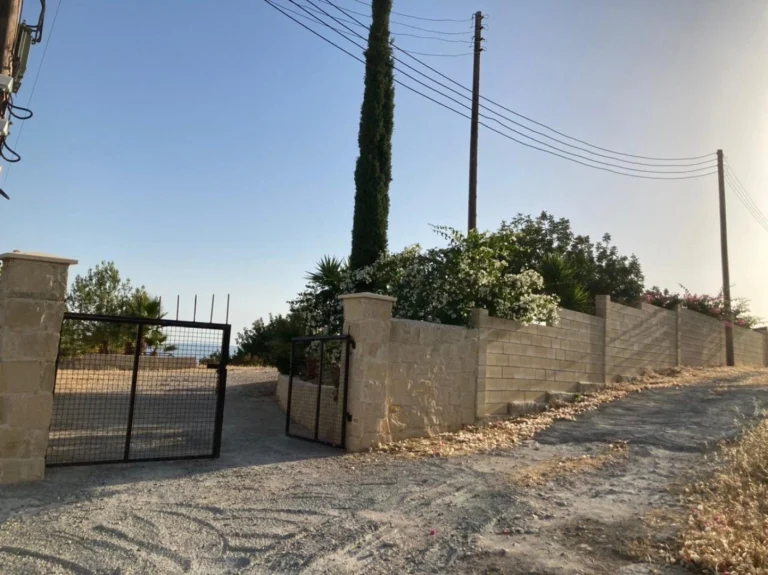 7,358m² Plot for Sale in Prastio Avdimou, Limassol District