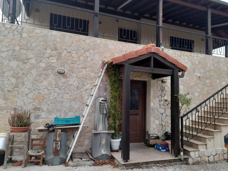6+ Bedroom Villa for Sale in Limnatis, Limassol District