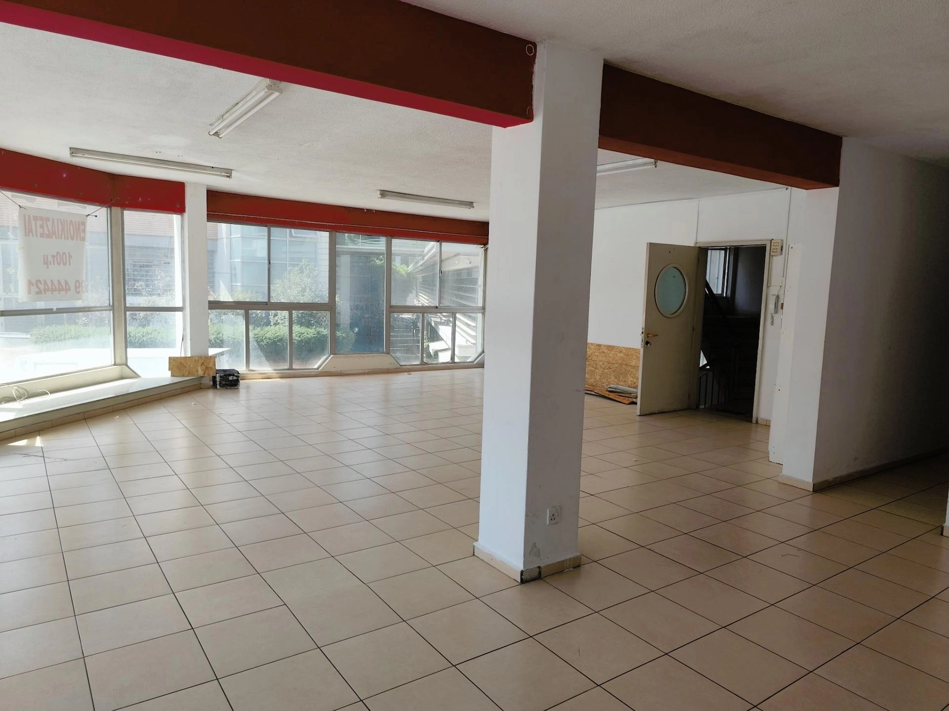 100m² Office for Rent in Limassol District