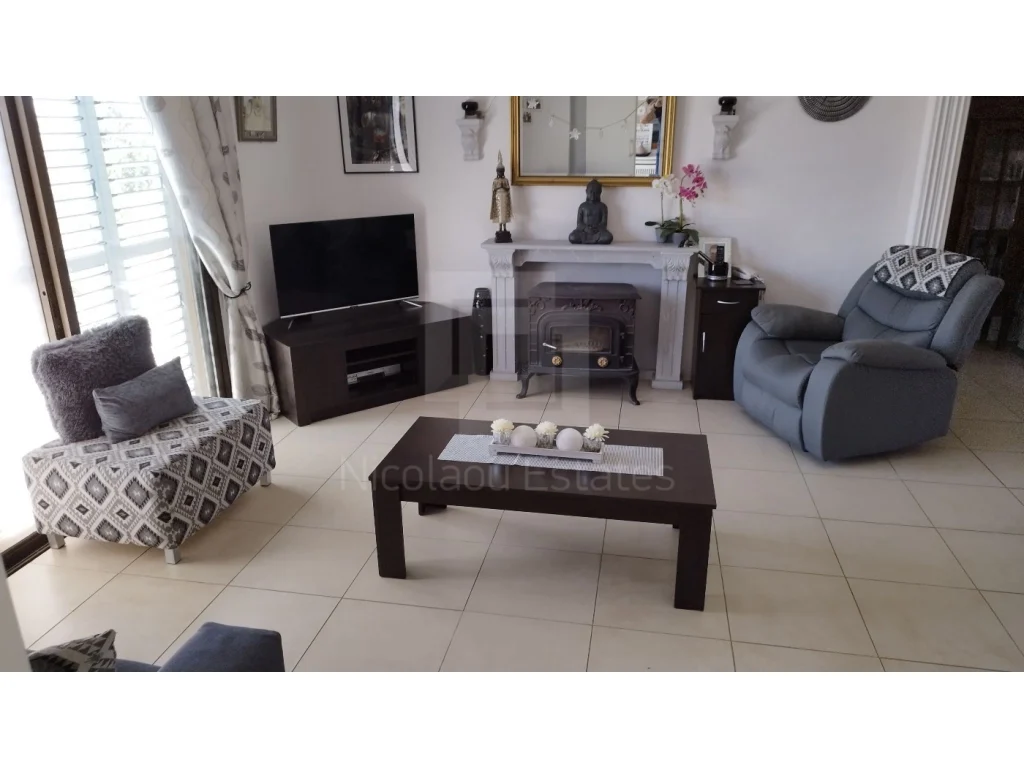 5 Bedroom House for Sale in Kalo Chorio Lemesou, Limassol District