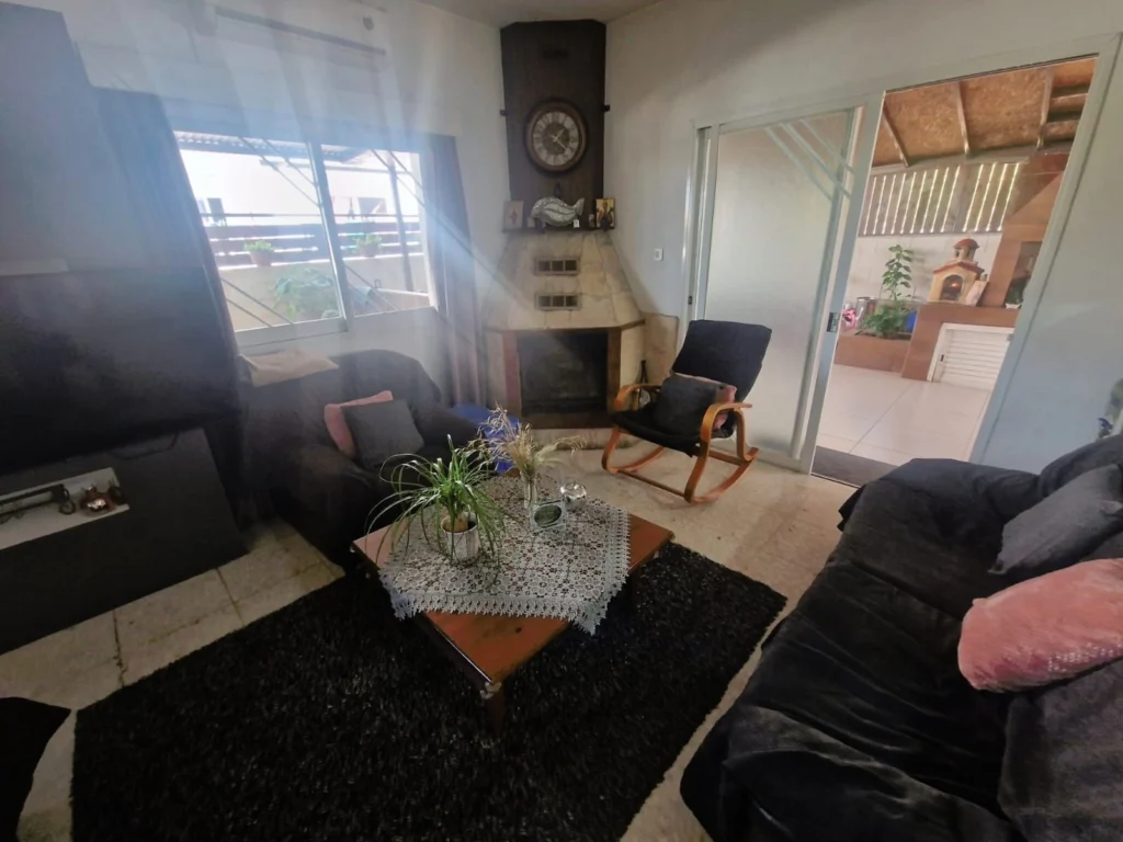 4 Bedroom House for Sale in Pano Kivides, Limassol District